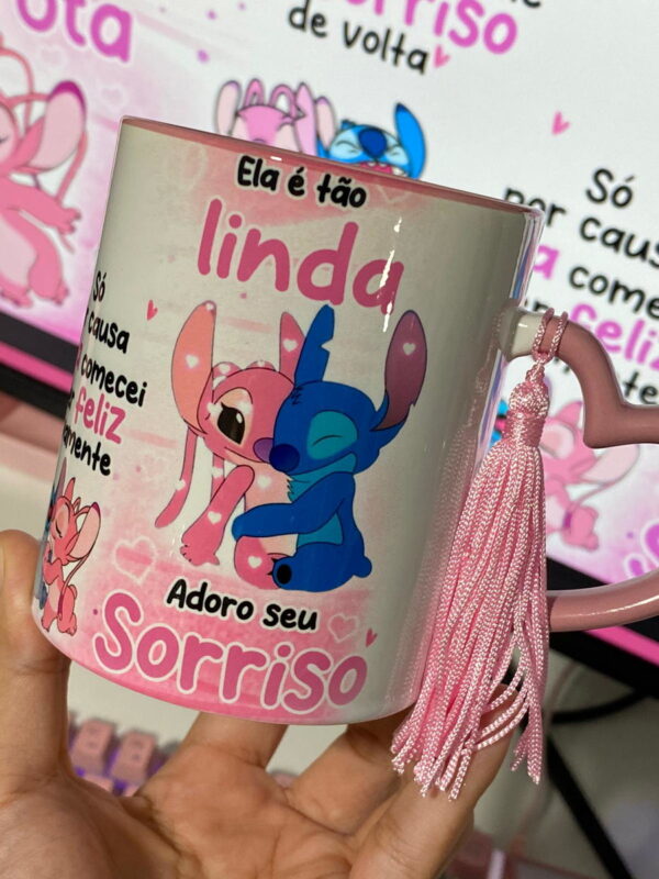 Arte Caneca Ela Não É Apenas Uma Garota - Angel Stitch - Imagem 2
